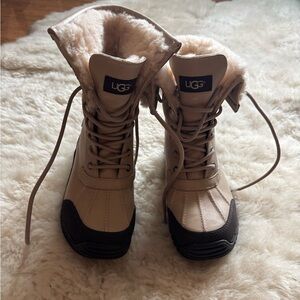UGG Adirondack lll boots size 7